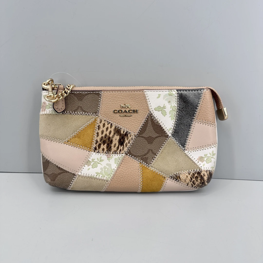95新 COACH/蔻驰 拼皮手腕包20x12x3cmM021807