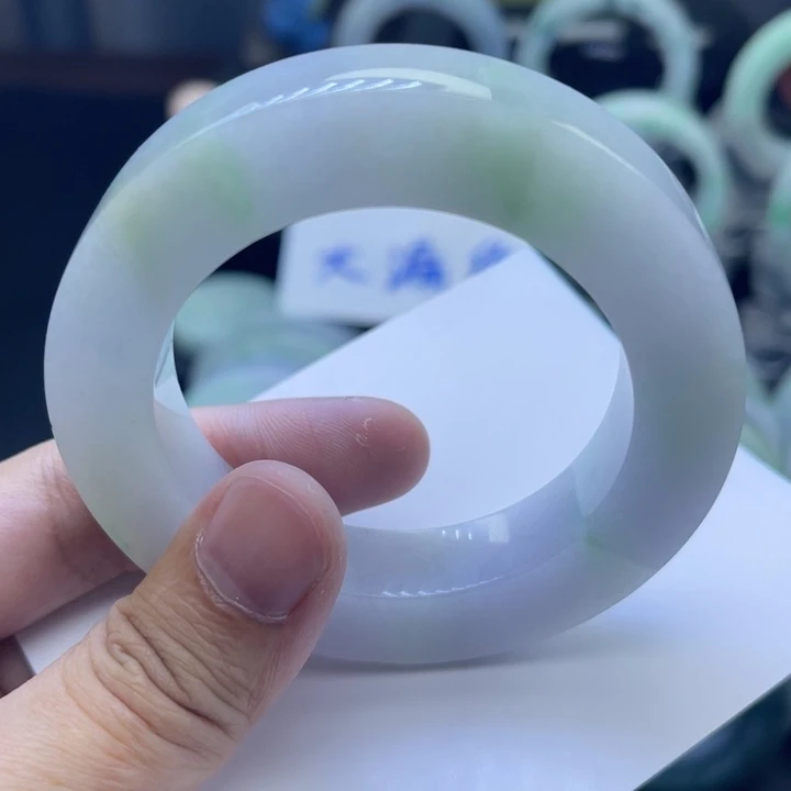 定制翡翠未镶嵌手镯