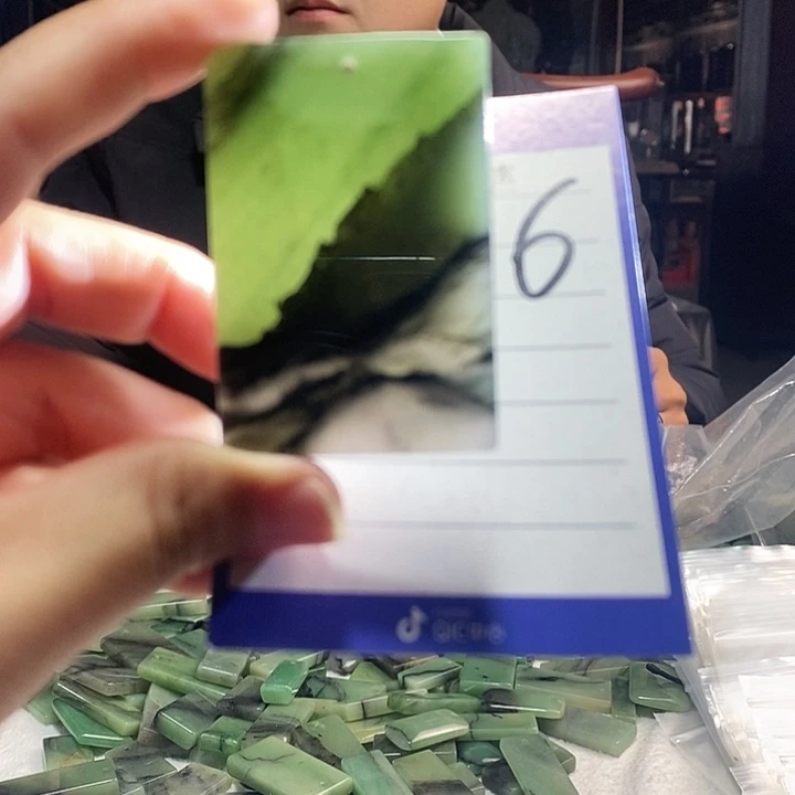 密玉（石英质玉）未镶嵌颈饰