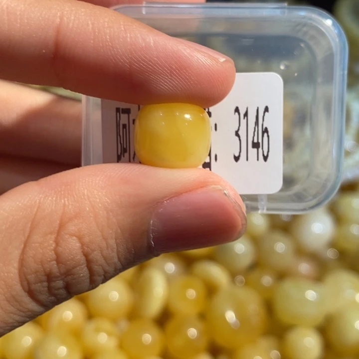琥珀未镶嵌珠宝奇石3146