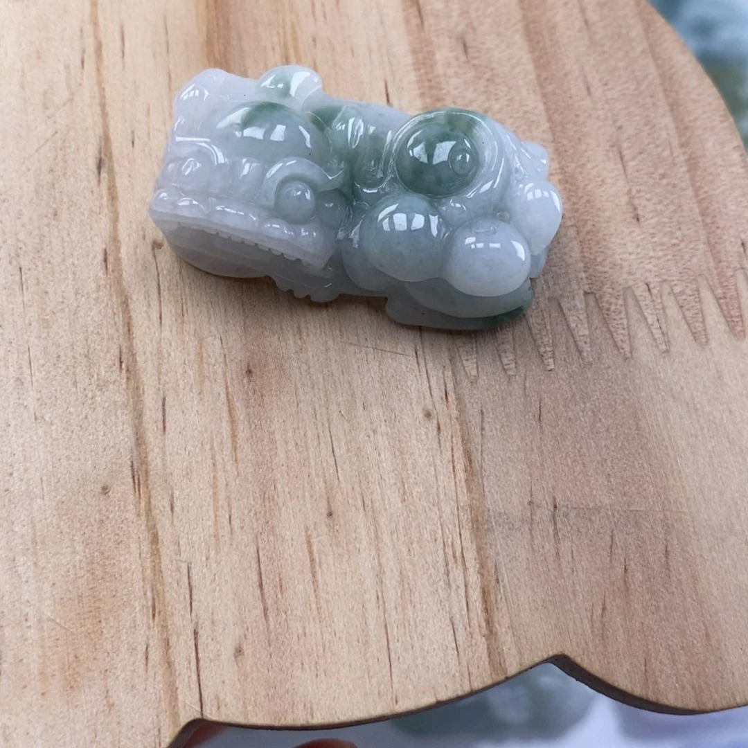翡翠未镶嵌颈饰多人霸王貔貅吊坠