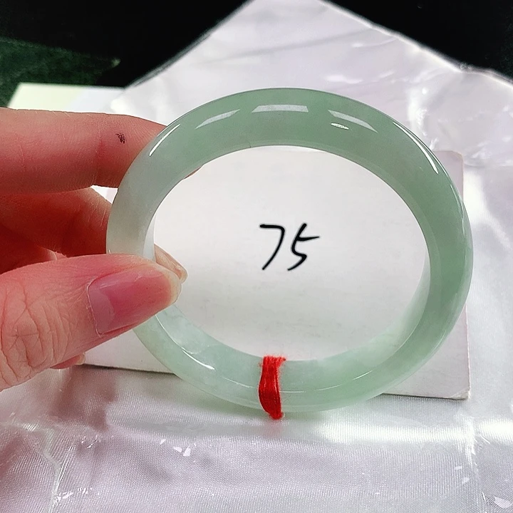 翡翠手镯未镶嵌翡翠手鐲未鑲嵌