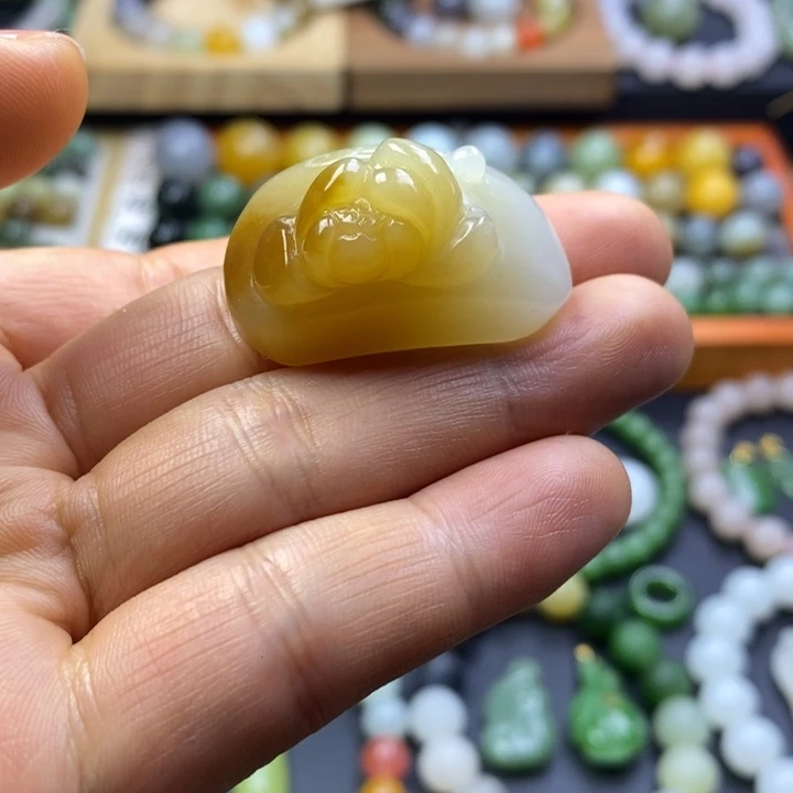 和田玉未镶嵌珠宝半成品糖白荷花牌