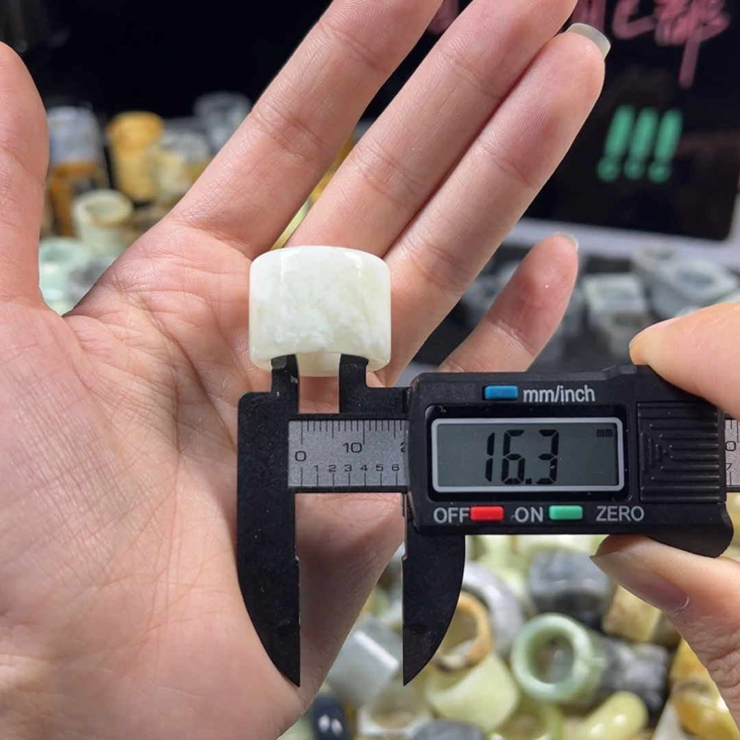 蛇纹石玉未镶嵌戒指