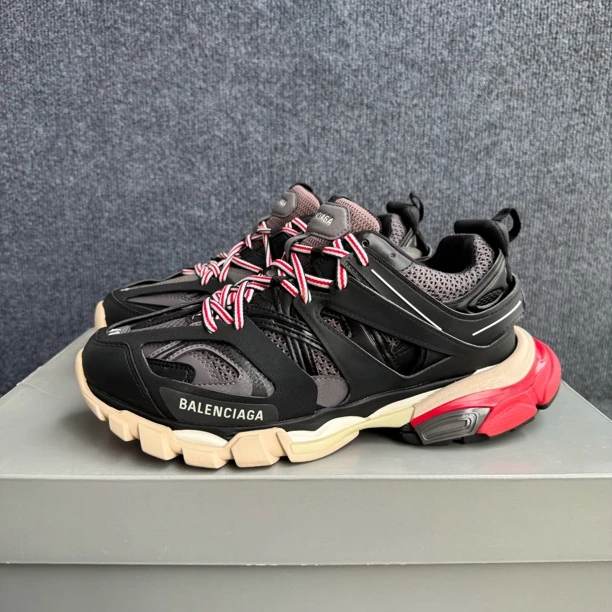 99新 Balenciaga/巴黎世家 41码 track 黑红 老爹鞋 原盒