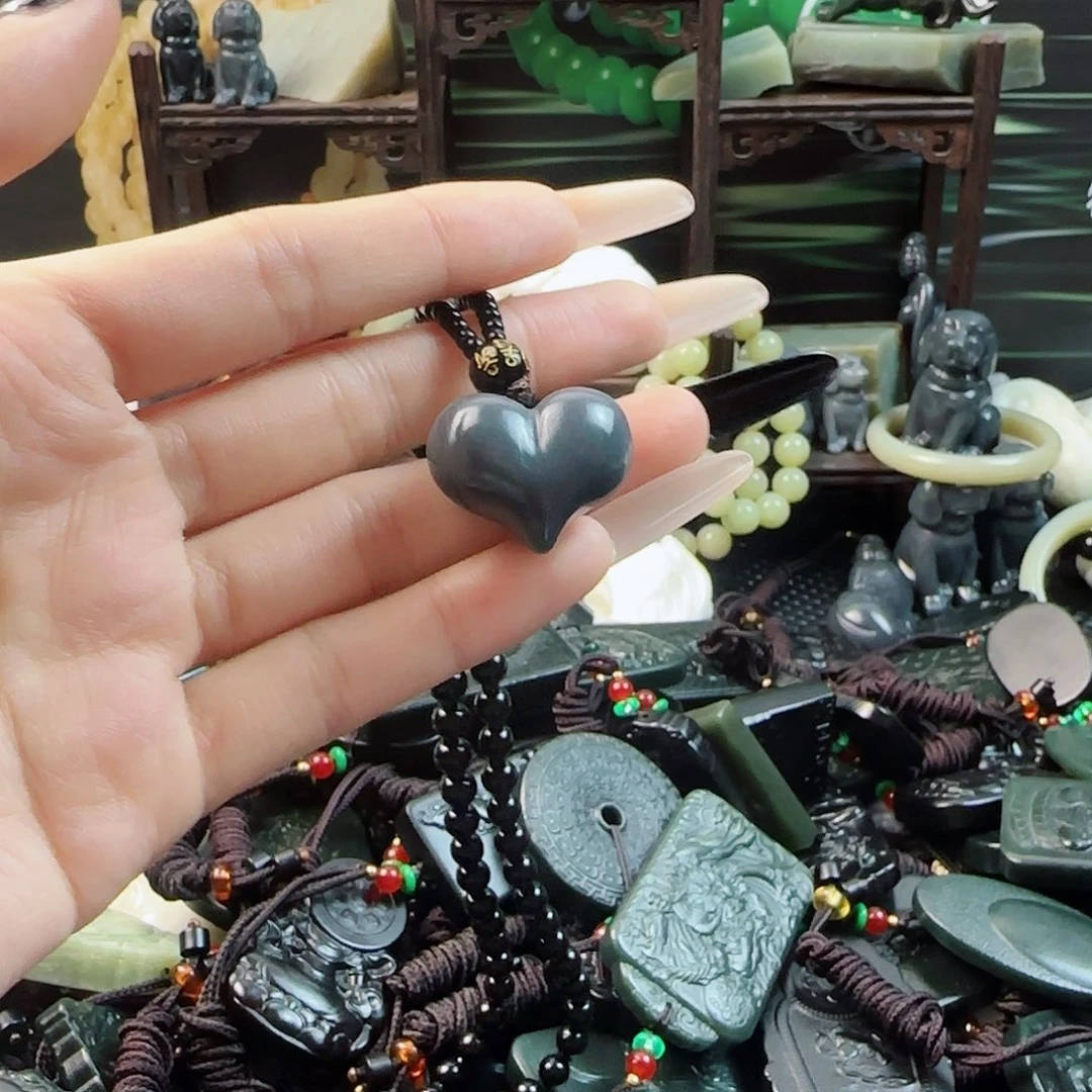 颈饰未镶嵌和田玉