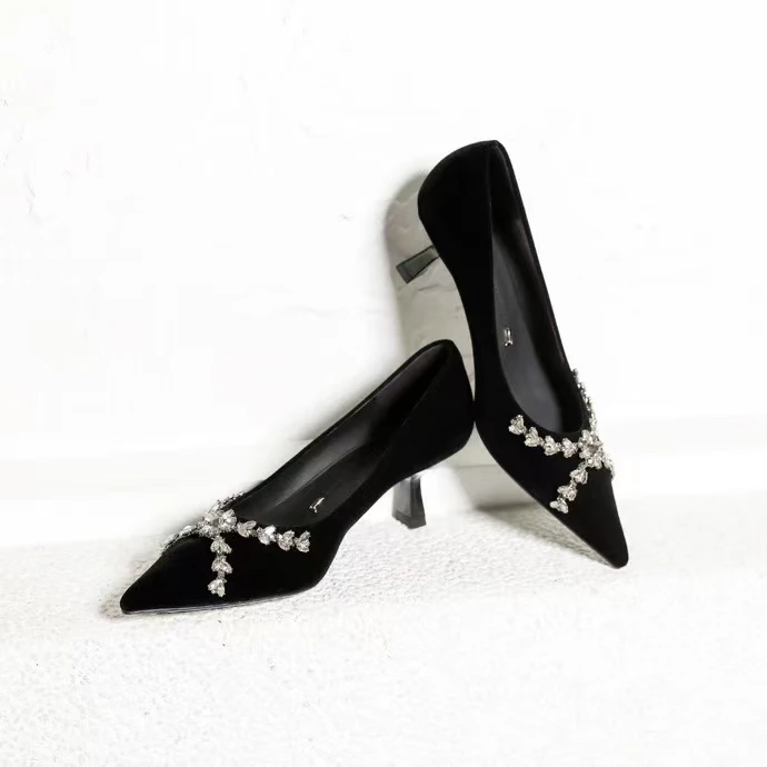 2025新款绝美法式金丝绒尖头水钻高跟鞋女气质百搭显瘦细跟单鞋