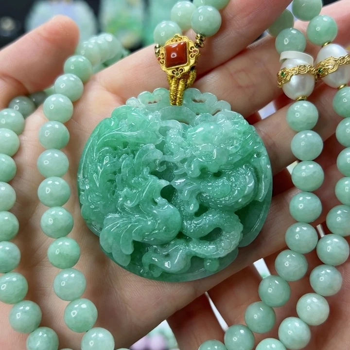 颈饰未镶嵌翡翠吊坠