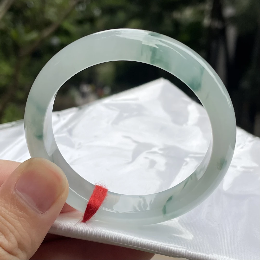 天然翡翠冰飘花手镯 五十二点八圈口 正圈