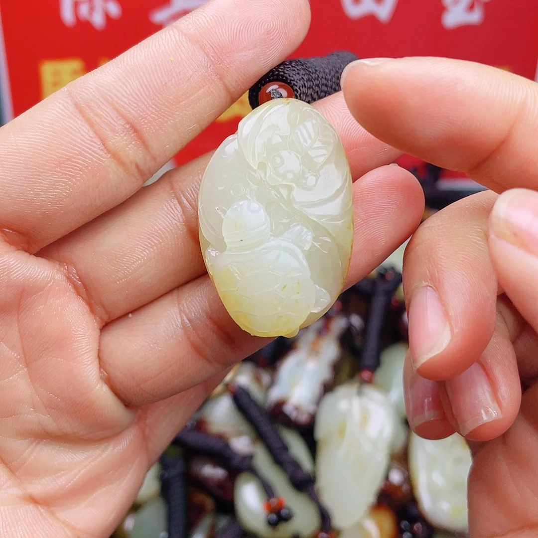 和田玉颈饰未镶嵌