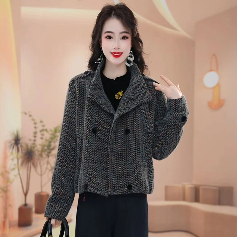 格纹短外套女2025秋季新款时髦洋气宽松显瘦加厚保暖短款休闲上衣