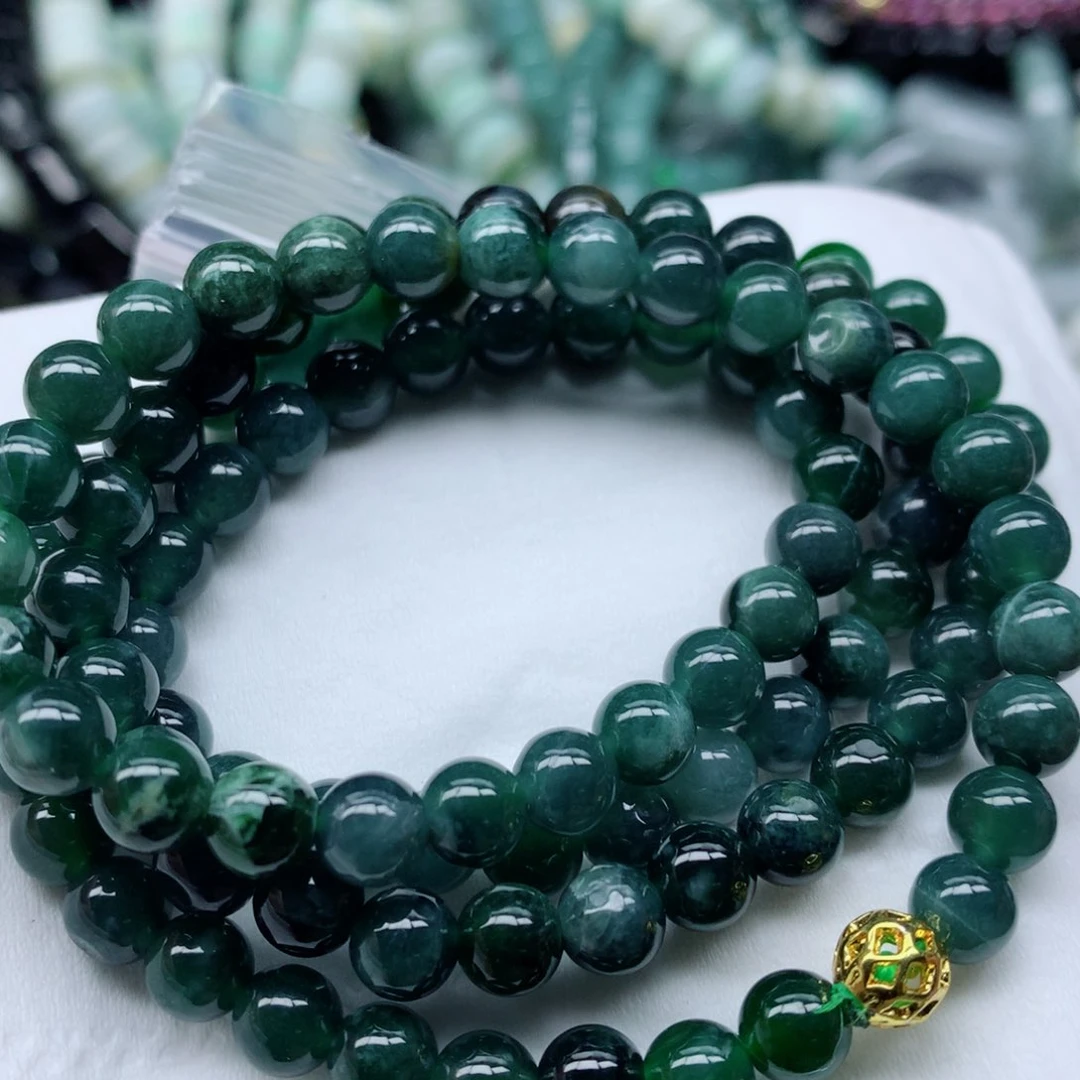 翡翠颈饰未镶嵌手串