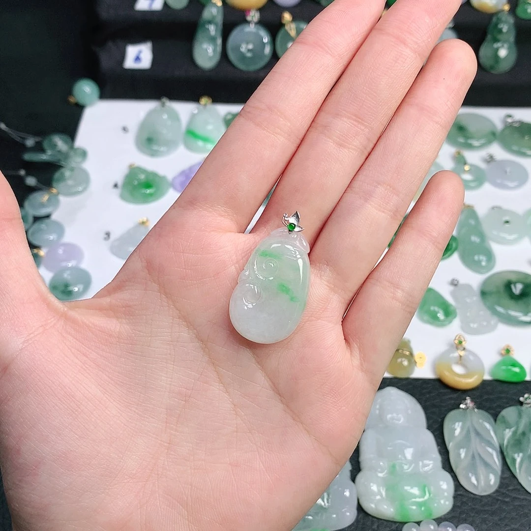 翡翠颈饰未镶嵌翡翠