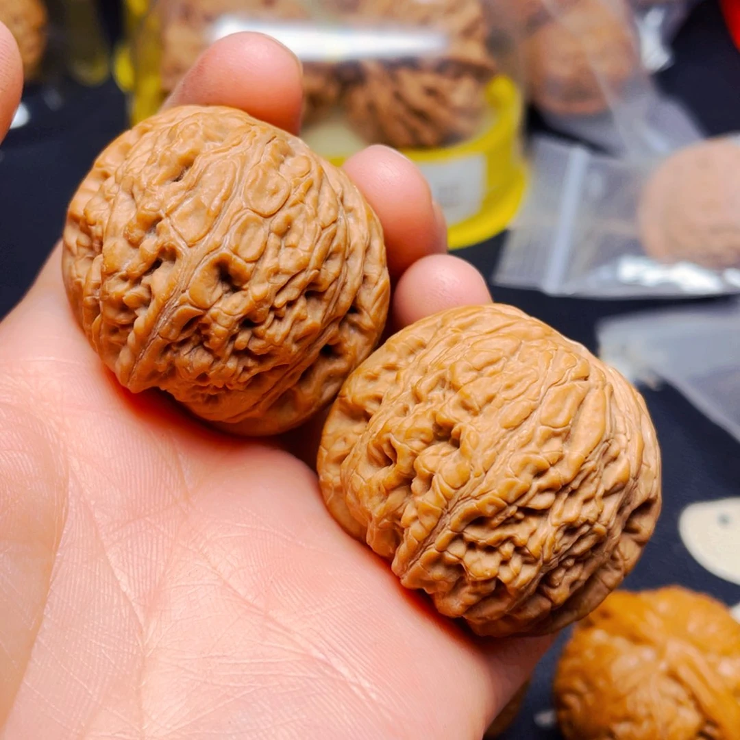 吊坠文玩核桃御尊一对