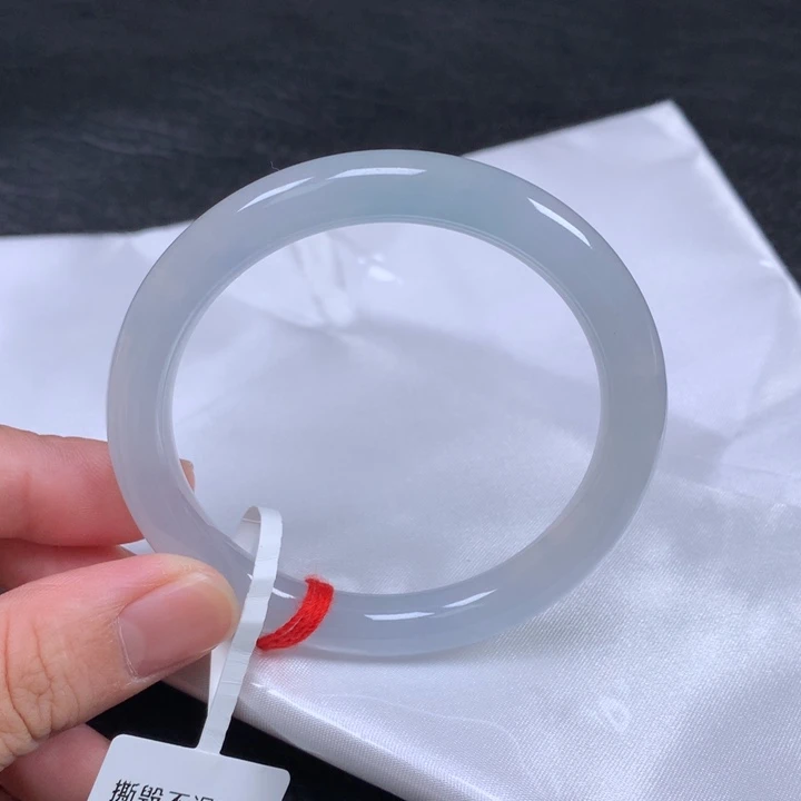 翡翠未镶嵌手镯（圆镯）