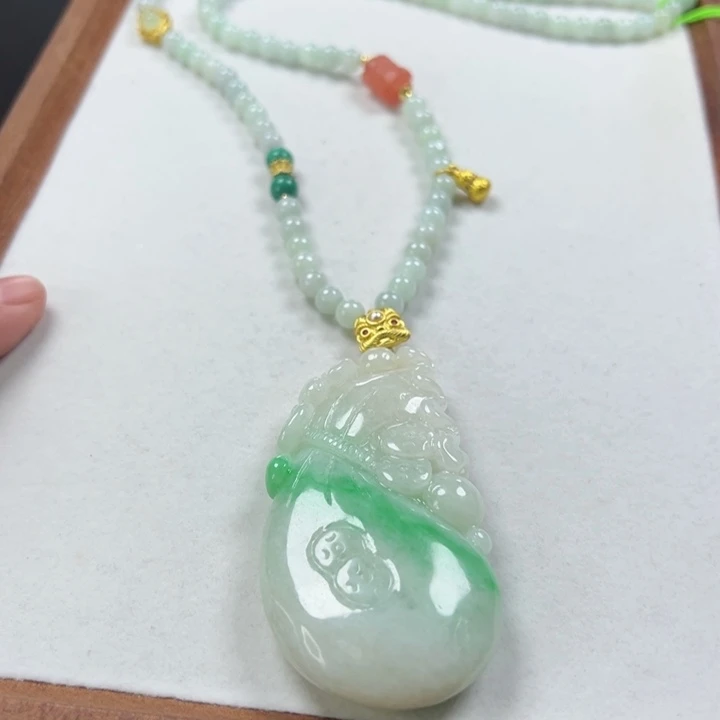 颈饰未镶嵌翡翠吊坠