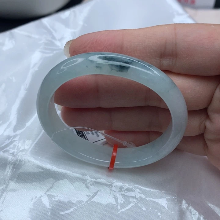 翡翠手镯（贵妃镯）未镶嵌5252535353