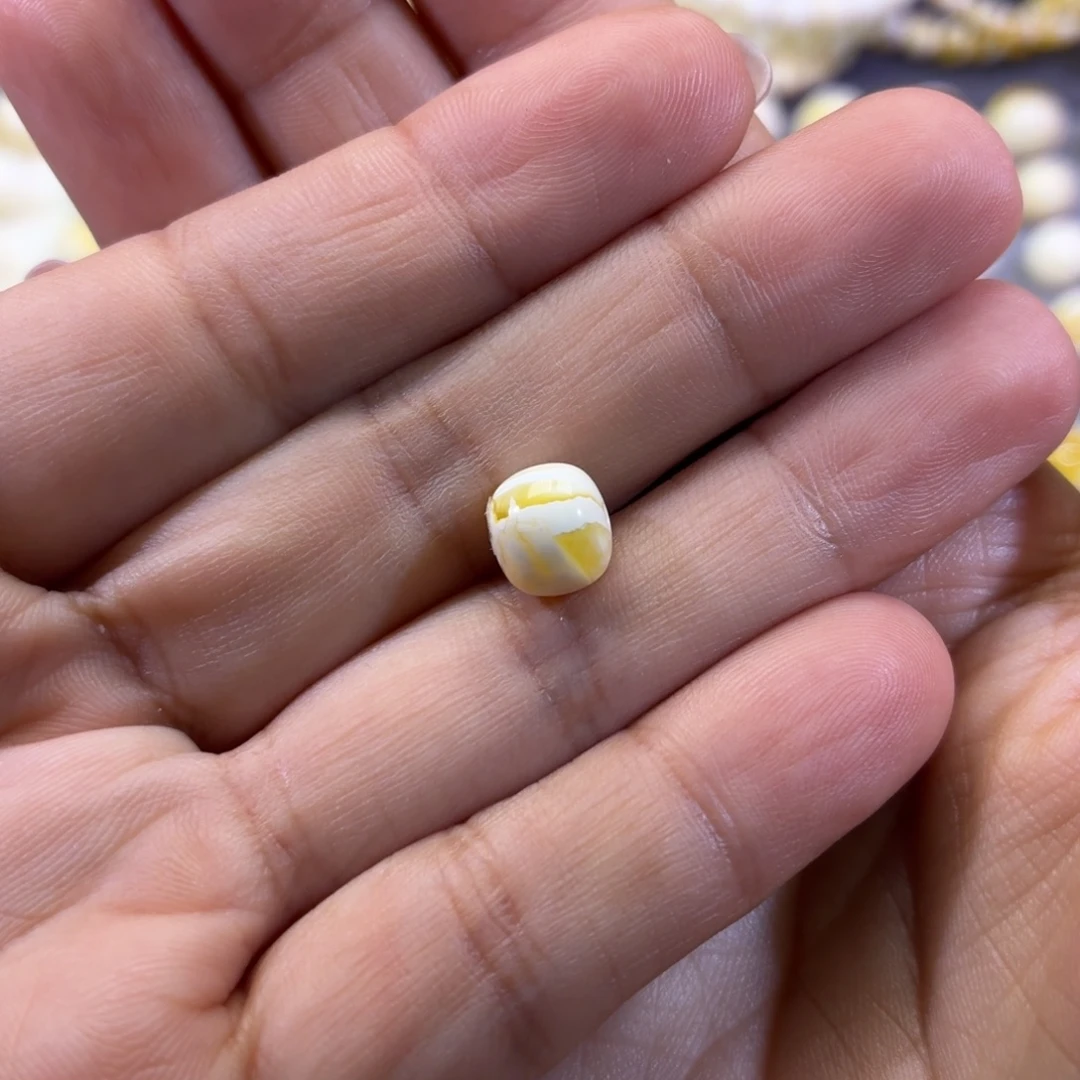 嘻***哈琥珀未镶嵌裸石8.4