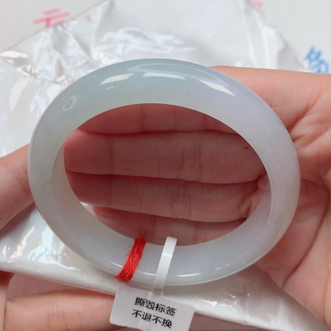翡翠手镯未镶嵌58.6圈 淡晴底