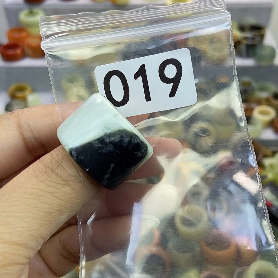 小***舟蛇纹石玉未镶嵌戒指