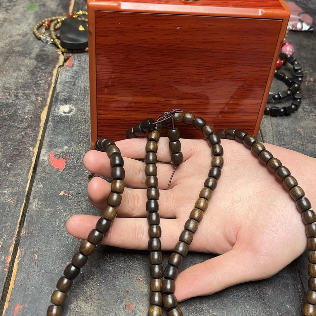 大叶紫檀（黑酸枝木类）