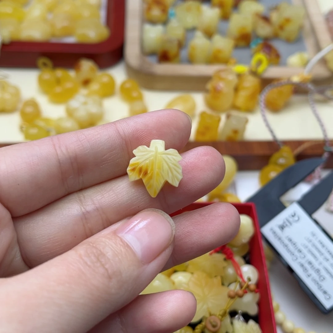 【闪购商品】蜜蜡裸石未镶嵌配饰