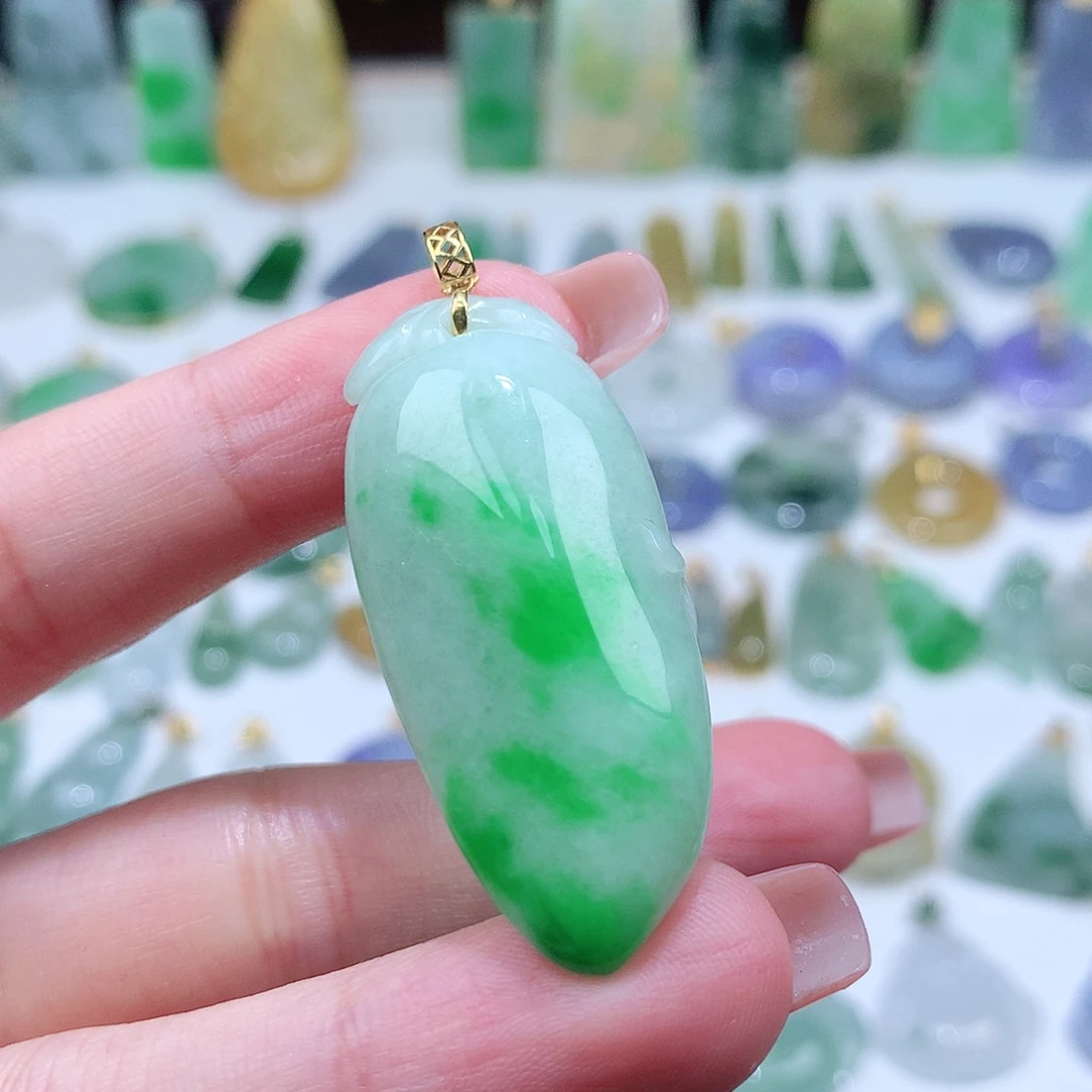 翡翠未镶嵌颈饰翡翠