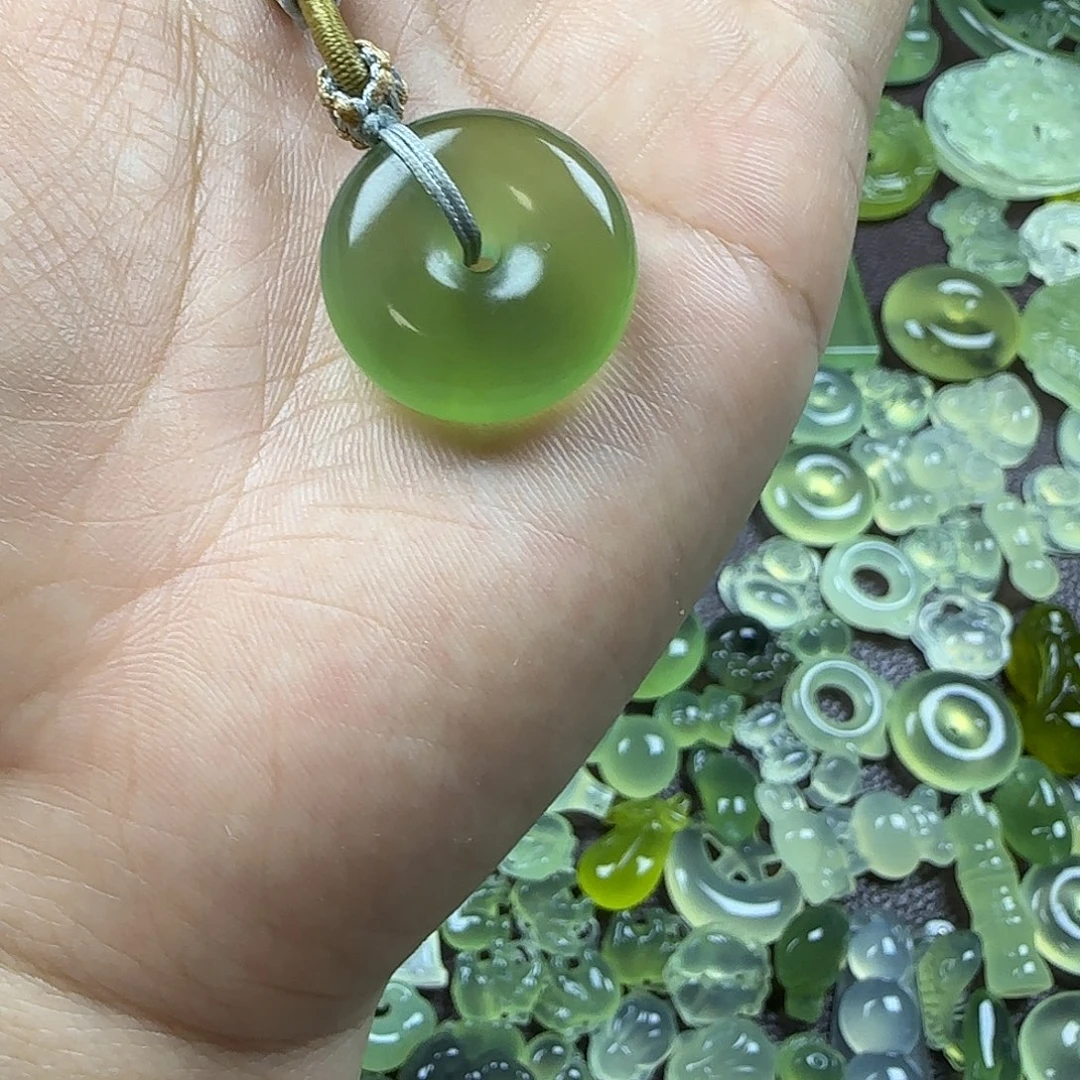 蛇纹石玉合金颈饰