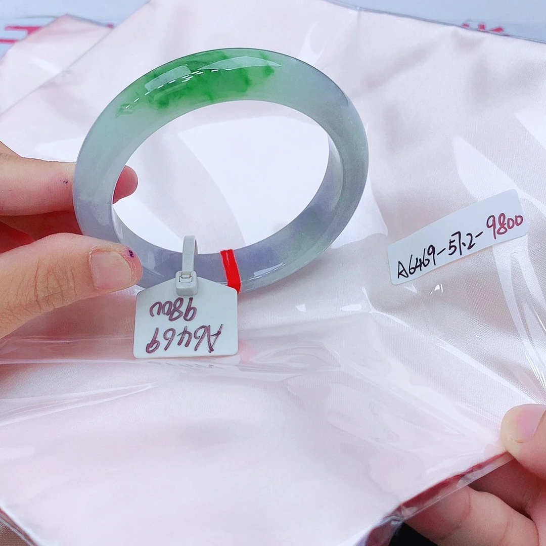 翡翠未镶嵌手镯我