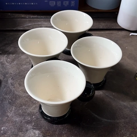 微瑕，不能明火，口径8高度7，4个杯