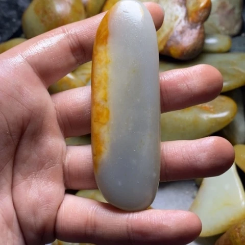 未镶嵌和田玉（糖玉）挂件