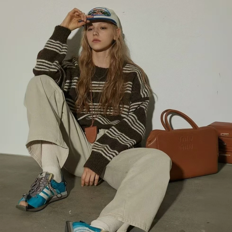 圆领条纹纯色女宽松拼接毛针织衫常规款宽松型慵懒风