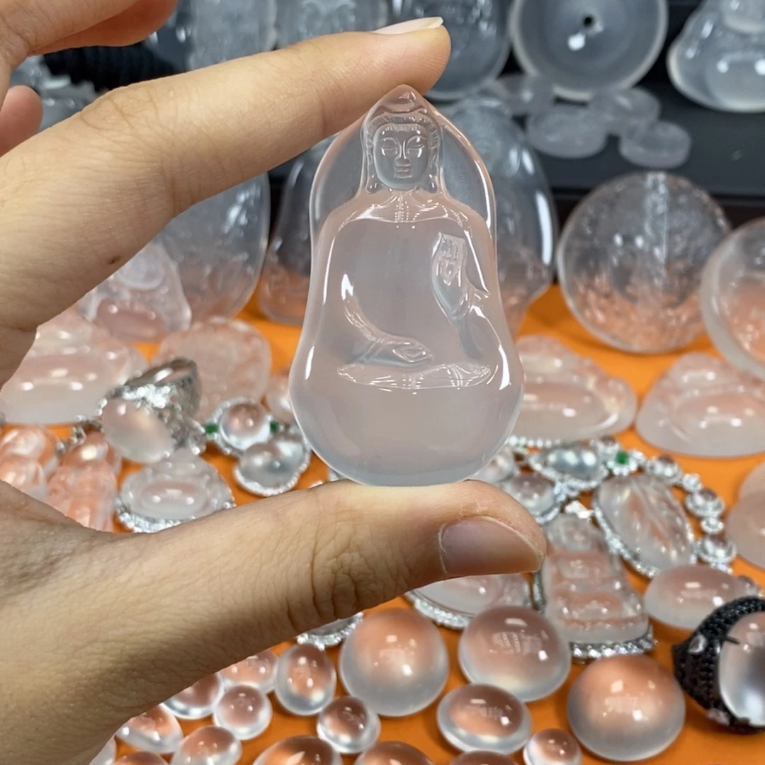 石英质玉未镶嵌颈饰
