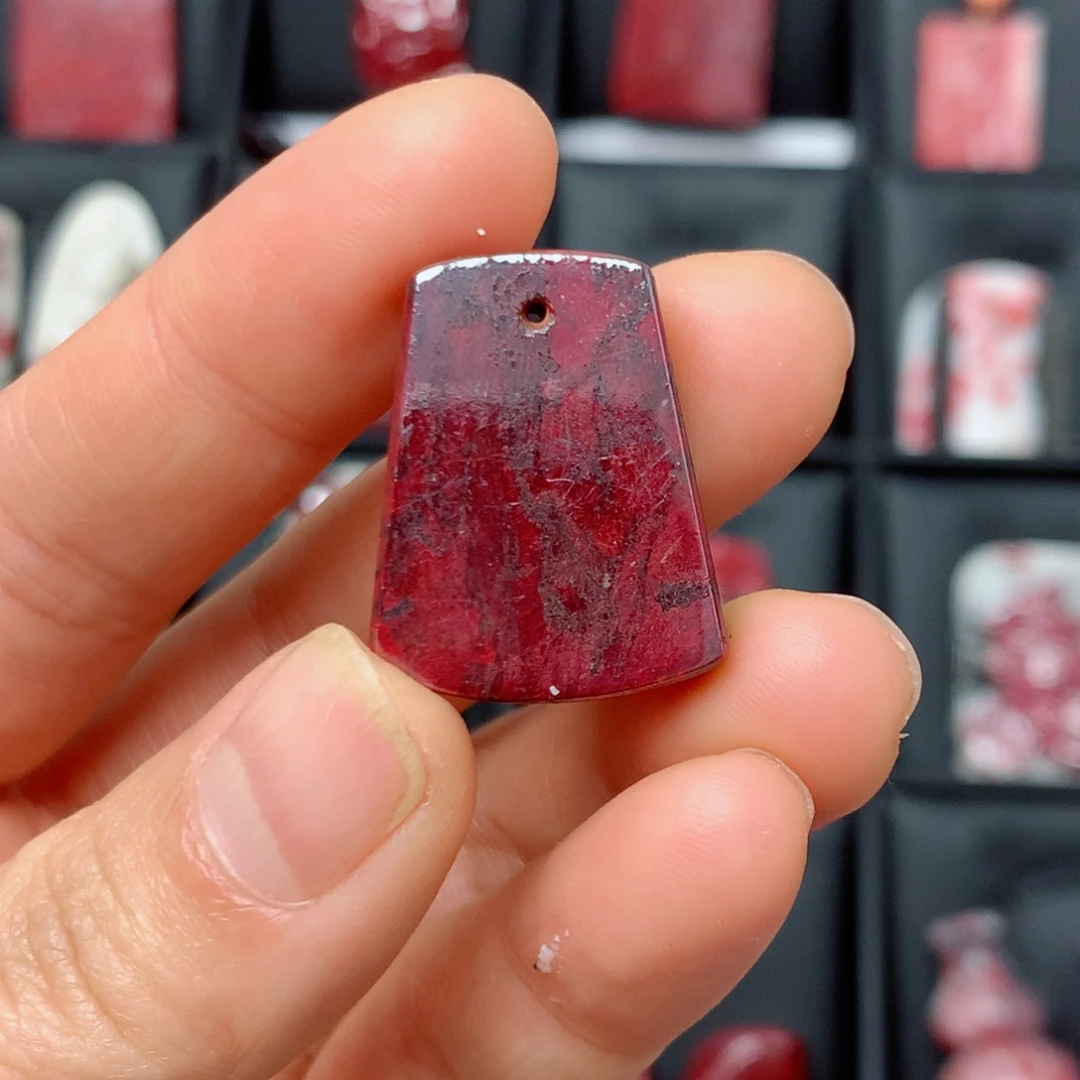 天然辰砂天然吊坠