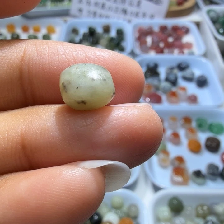 和田玉未镶嵌珠宝奇石