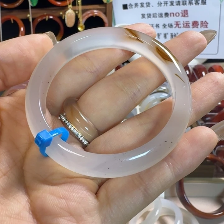 玛瑙/玉髓手镯未镶嵌黄***姐
