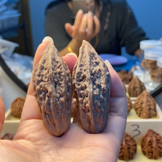 桃核把件判官笔七彩