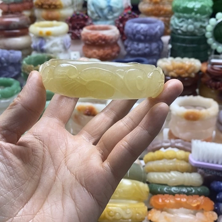 石英质玉未镶嵌手镯
