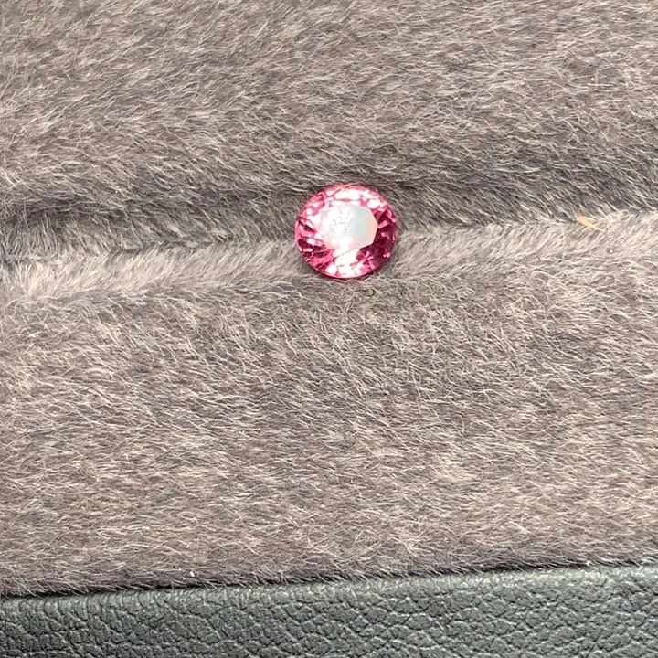 裸石未镶嵌尖晶石