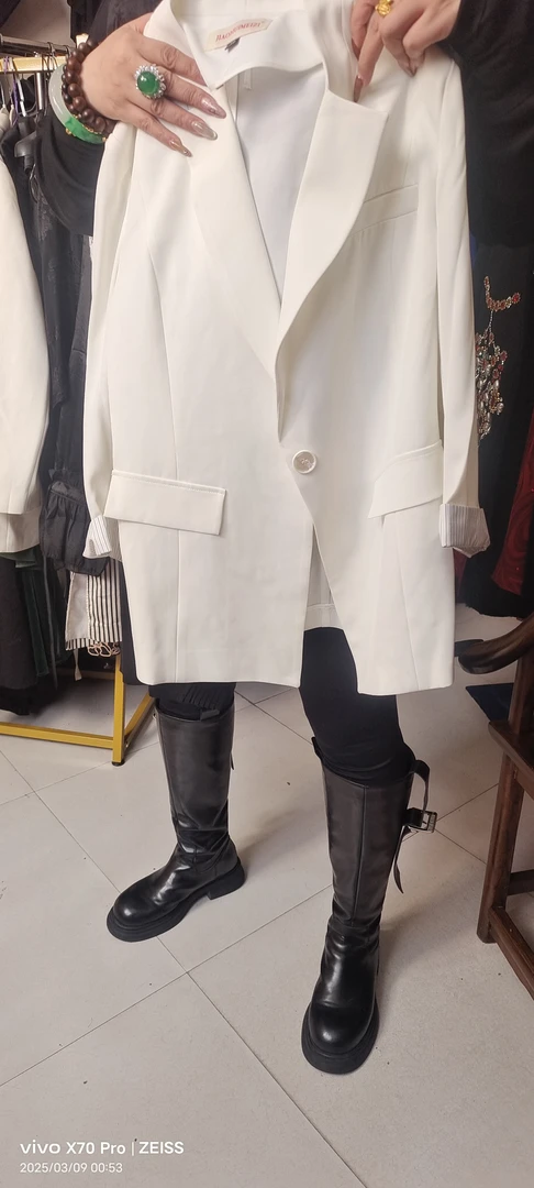 简约气质小西装外套修身显瘦通勤休闲时尚垂坠感女西服
