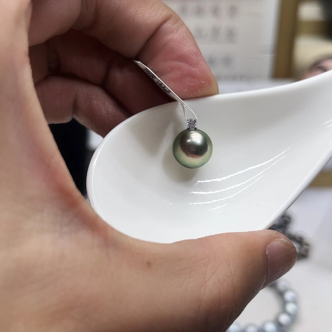 未镶嵌海水珍珠颈饰