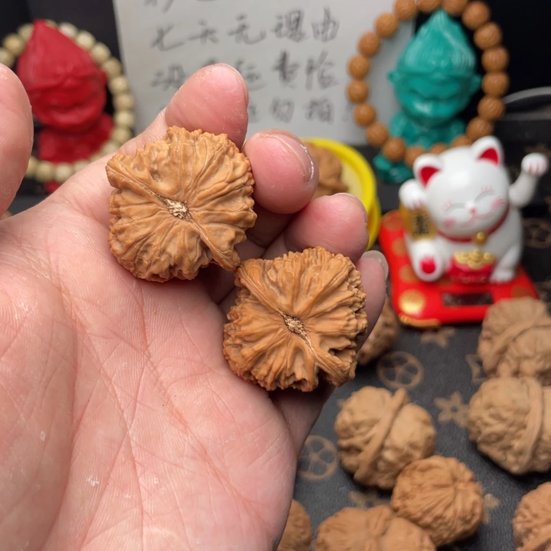 核桃把件朕**会33➕无修白狮子