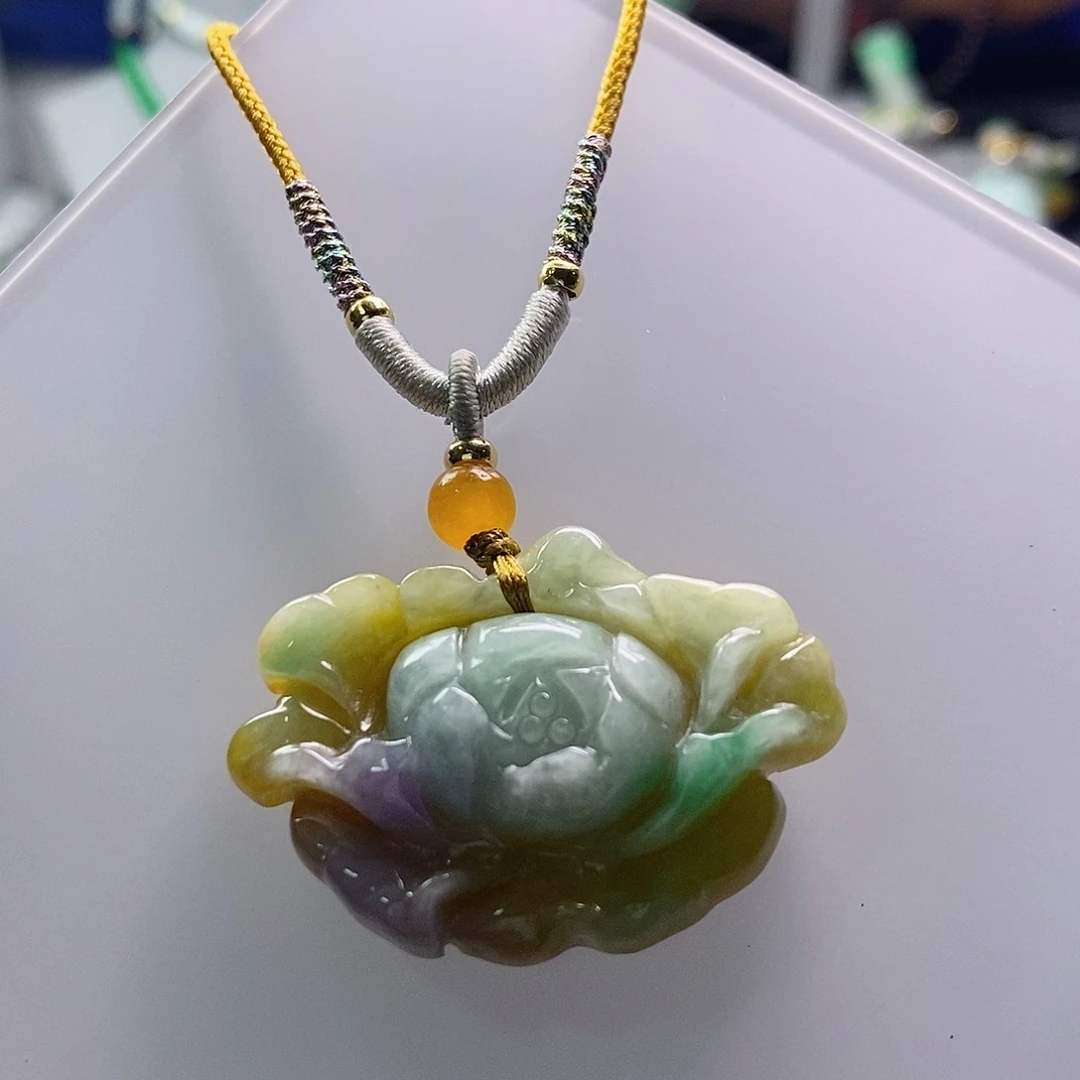 翡翠未镶嵌吊坠(赠链)