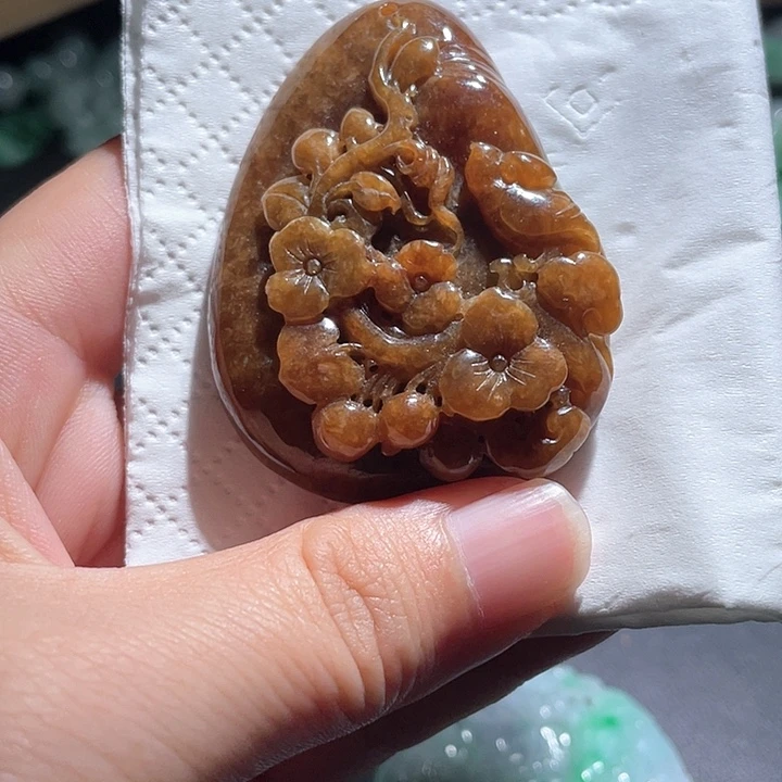 翡翠未镶嵌颈饰天