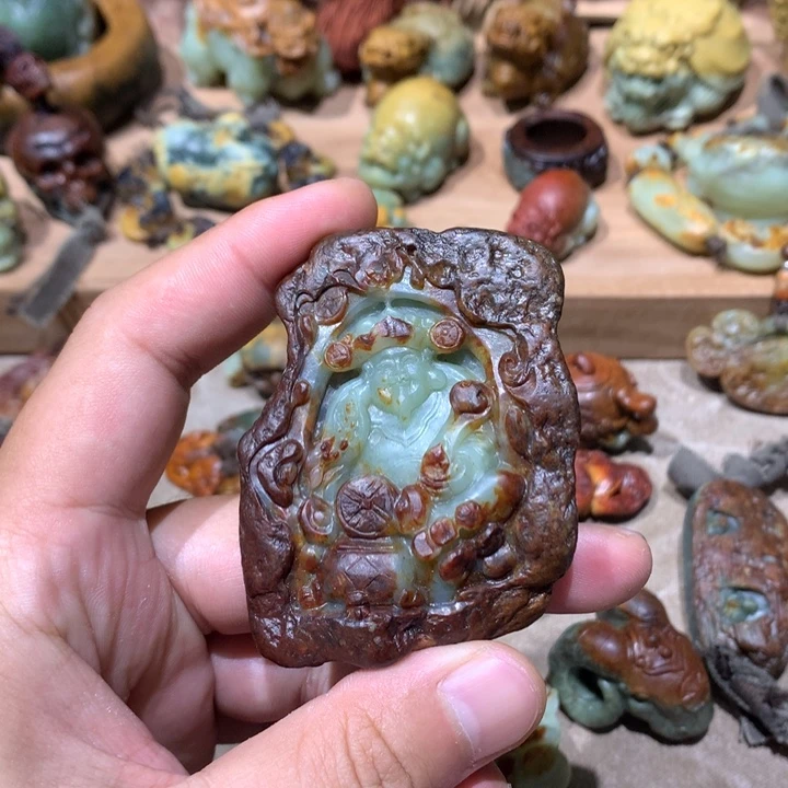 未镶嵌岫岩河磨玉（透闪石质玉）挂件