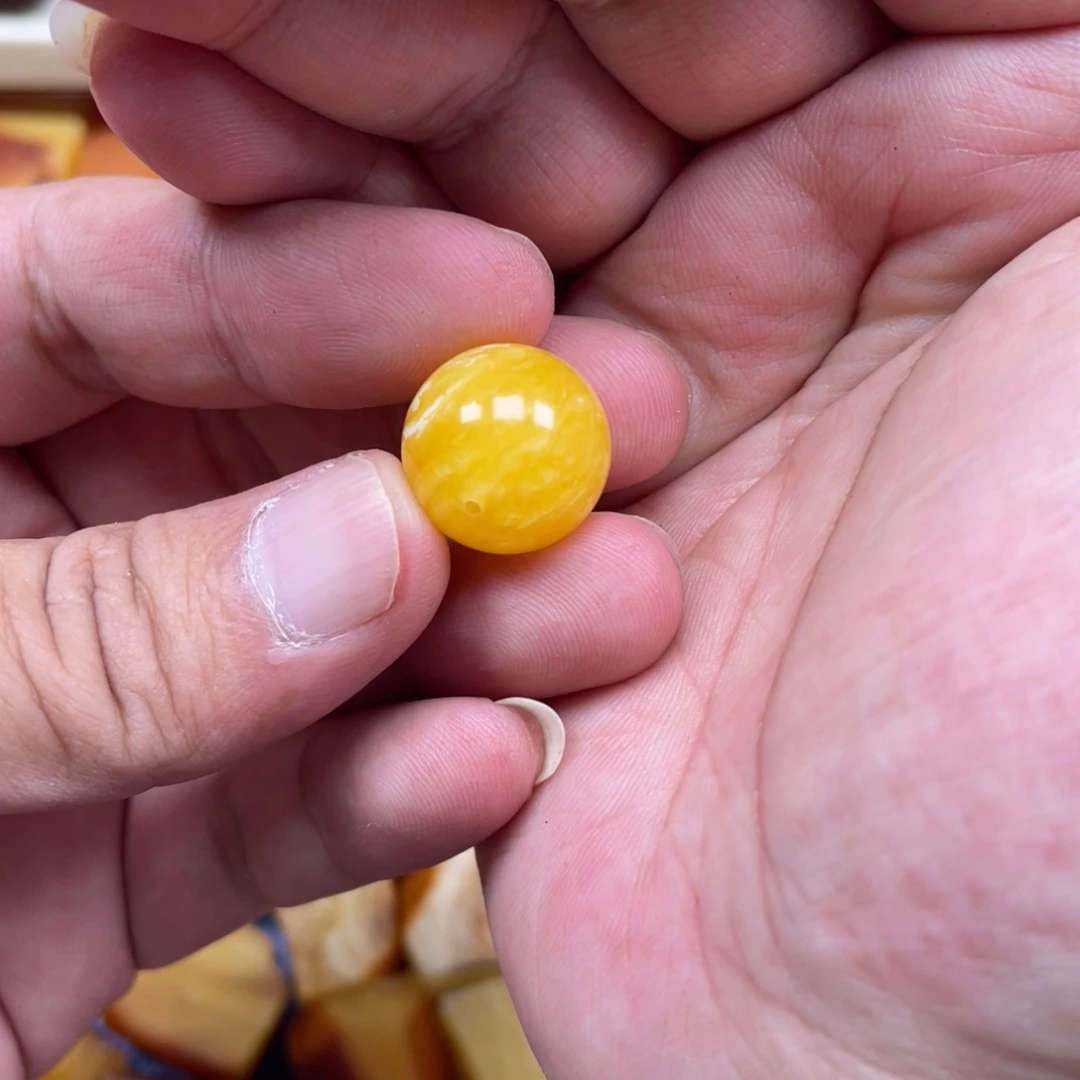 又***枝蜜蜡未镶嵌裸石珠子