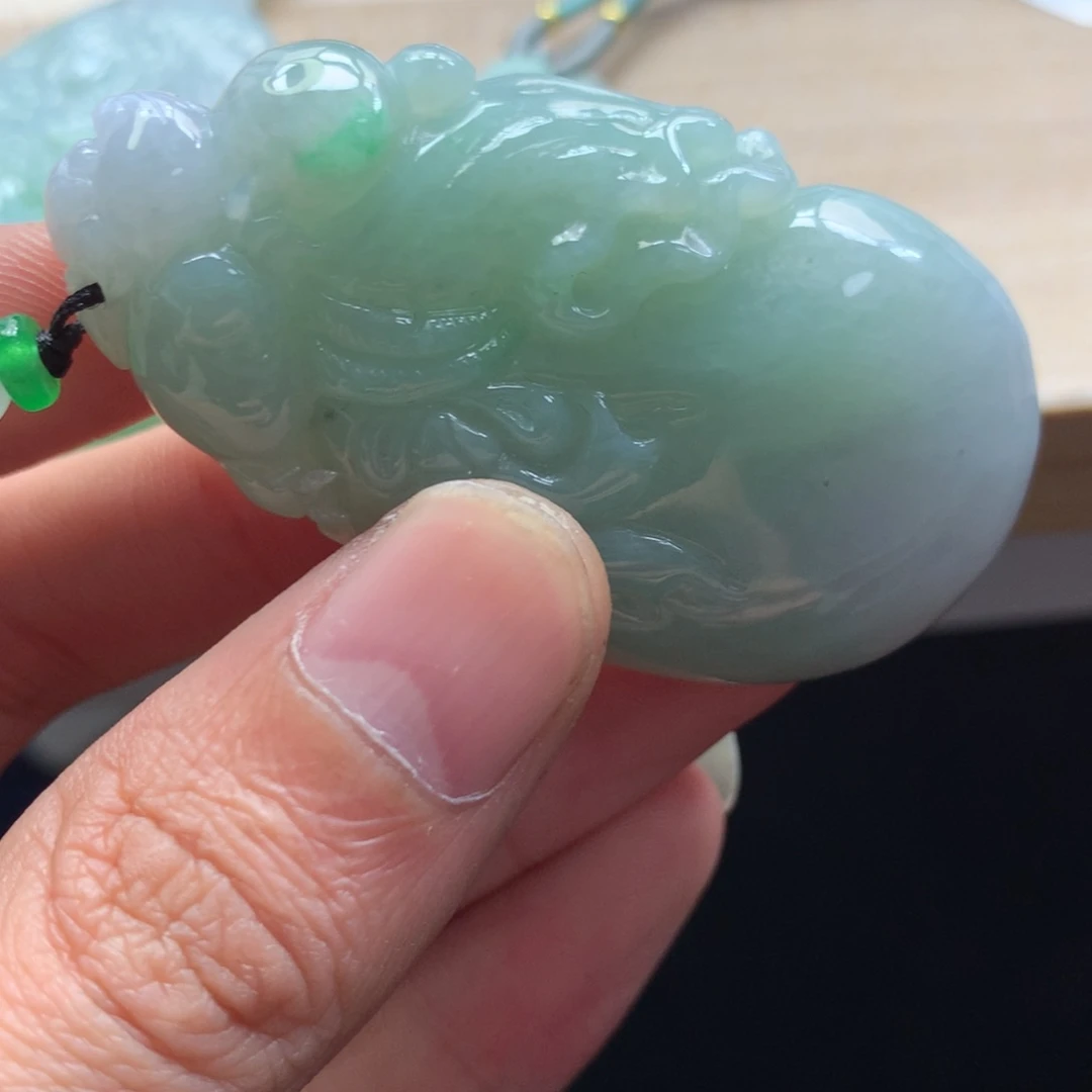 颈饰未镶嵌翡翠吊坠