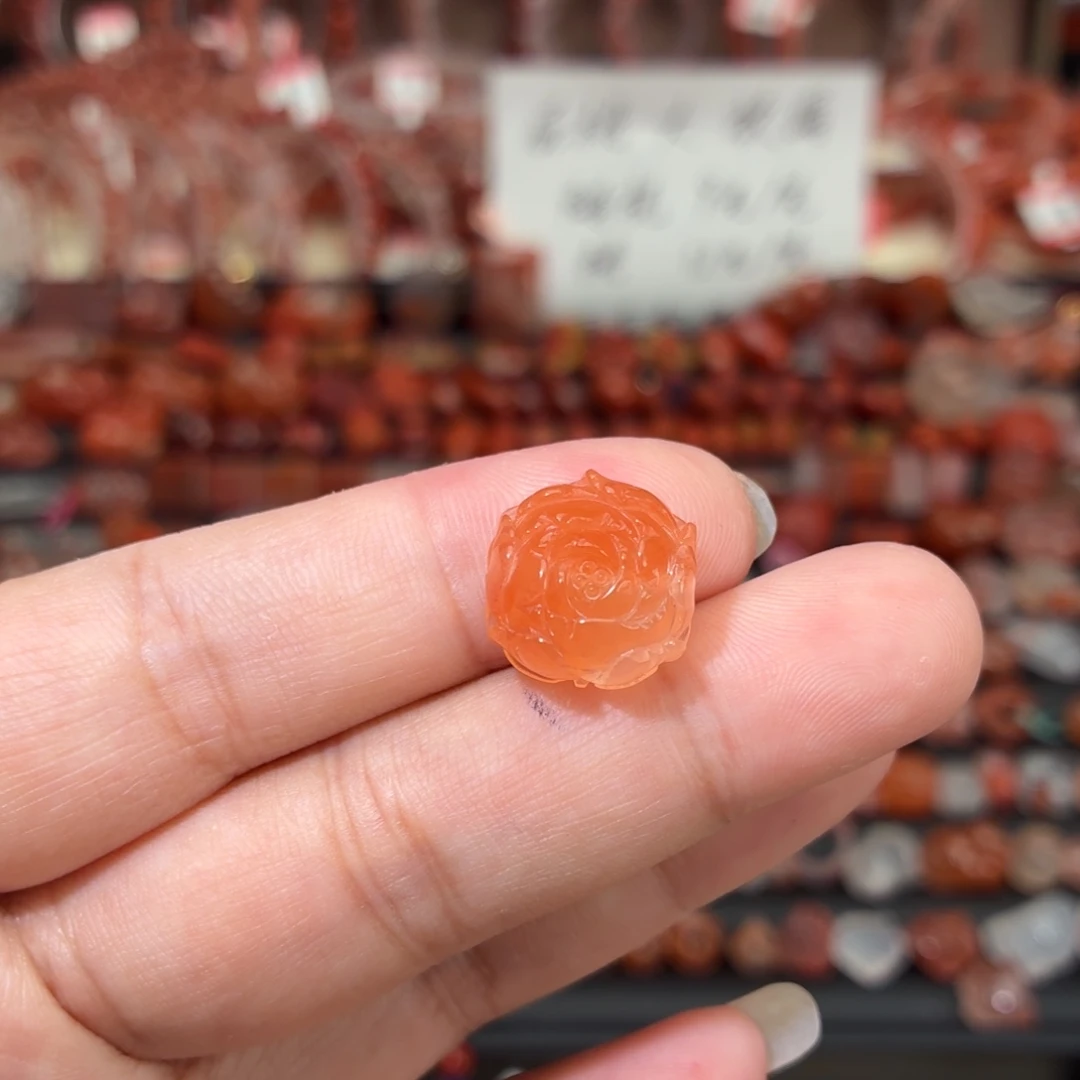 南红玛瑙未镶嵌颈饰通孔牡丹花