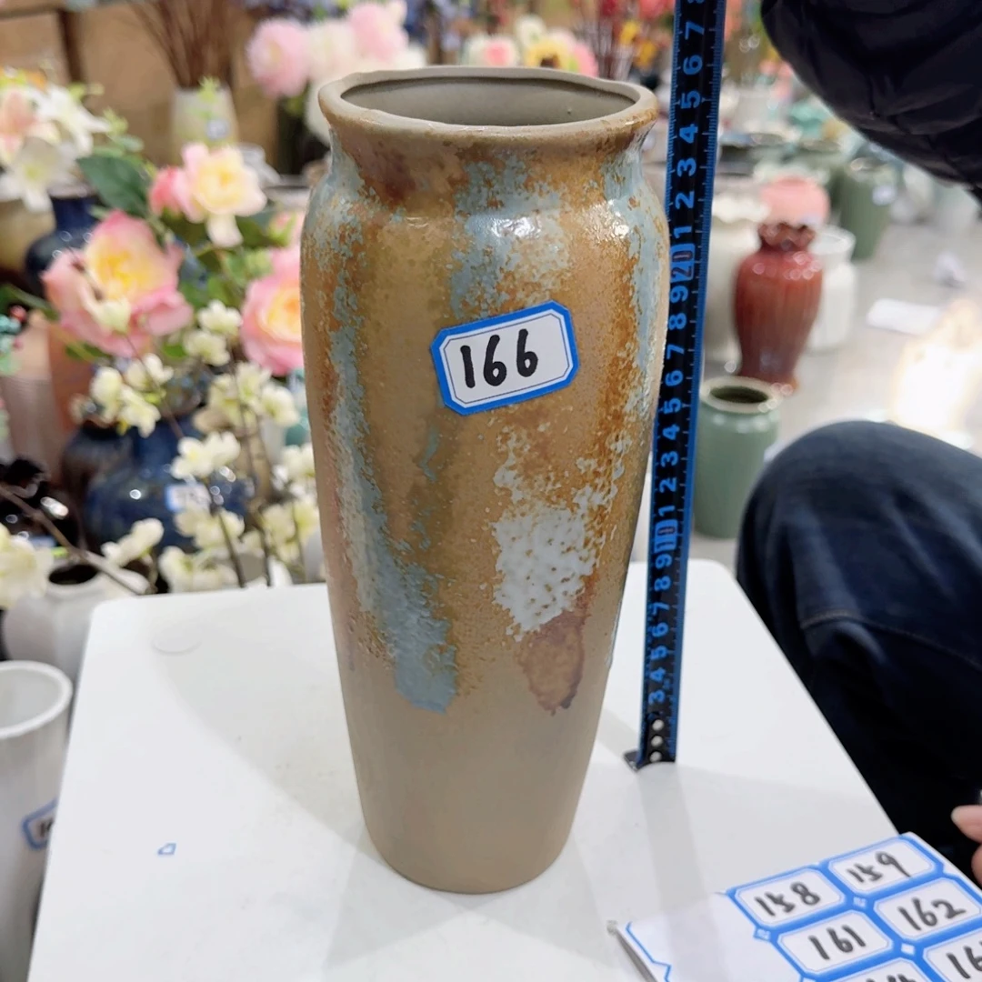 66号陶瓷高26厘米微瑕一个