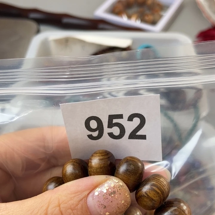 大果紫檀（缅甸花梨）圣*士952两个